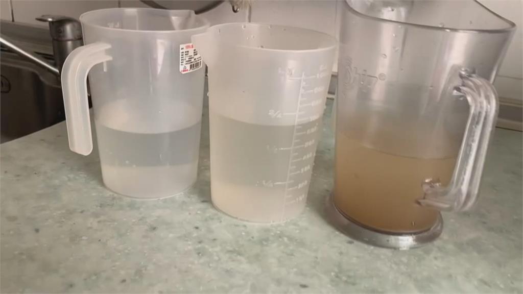 自來水混濁參雜汽油味 水公司：沖洗管線所致