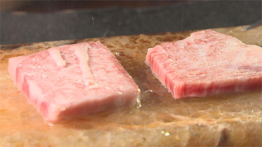 日本料理玩創意！鮭魚花壽司包裹炸龍蝦外嫩內酥