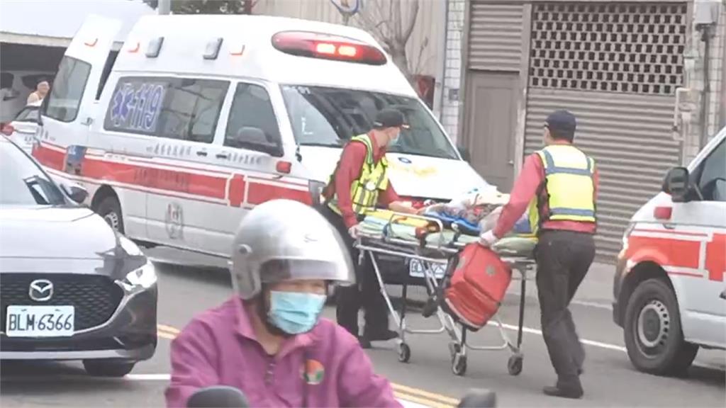 救護車攔腰撞上 自小客車「打陀螺」 8歲童受傷